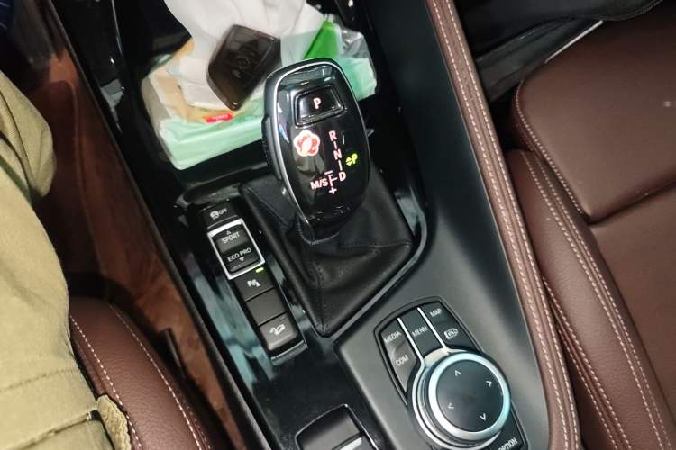 Used BMW X1 2022 Updated xDrive25Li Premium Edition Gear Lever