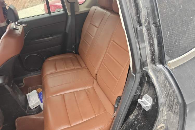 Used Jeep Compass 2011 2.4L four-wheel drive Comfort version