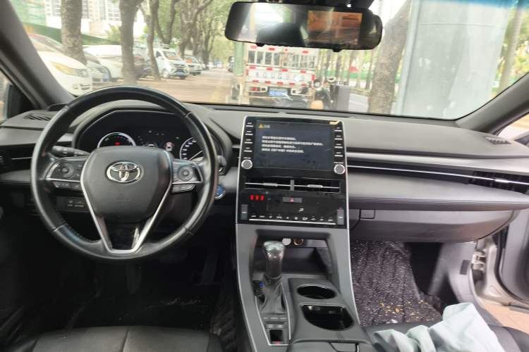 Used Toyota Avalon 2019 Dual-Engine 2.5L Luxury Edition China VI Standard