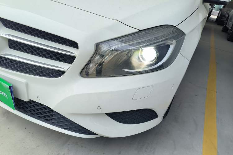 Used Mercedes-Benz A-Class 2015 A 180 Left Front Headlight