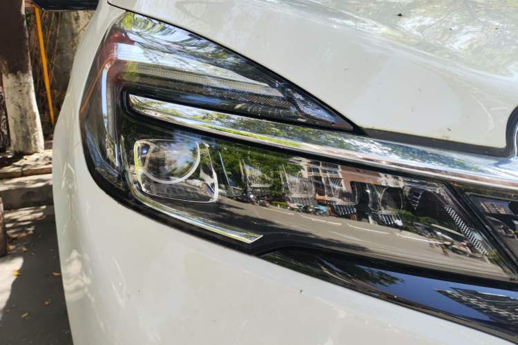 Used Buick GL8 2023 Land Executive Class Smart Enjoyment Model
