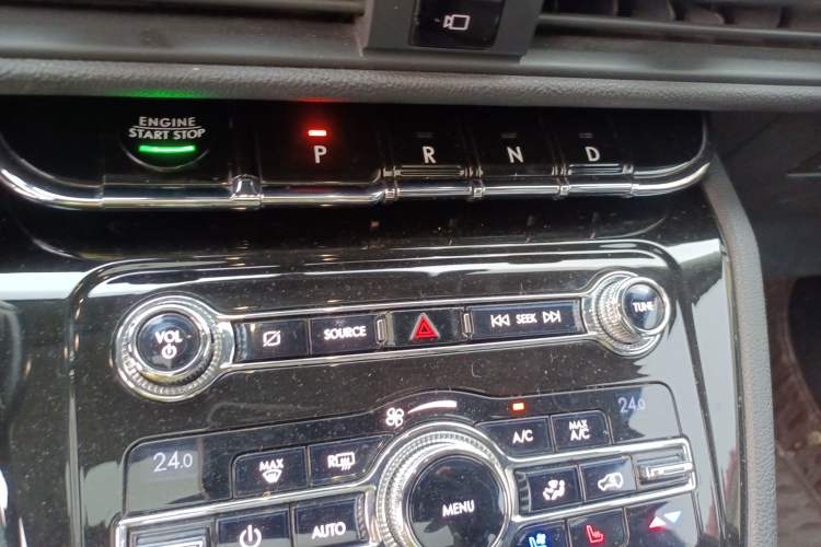 Used Lincoln Corsair 2020 2.0T Two-Wheel-Drive Black Knight Limited Edition
