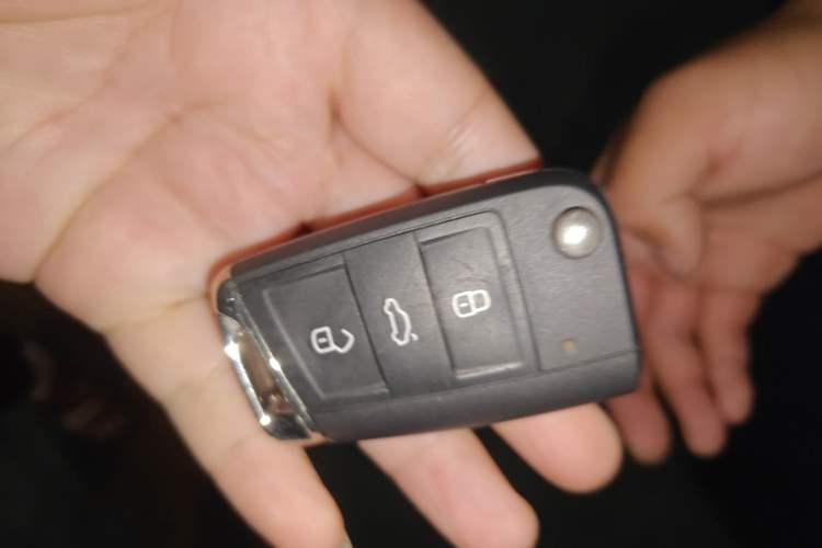 Used Volkswagen Sagitar 2021 280TSI DSG Luxury Smart Connectivity Edition Vehicle Key