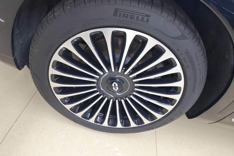 Used Hima AITO M9 2024 All-Electric Ultra Version 100 kWh 5-Seater Model Left Front Wheel Hub