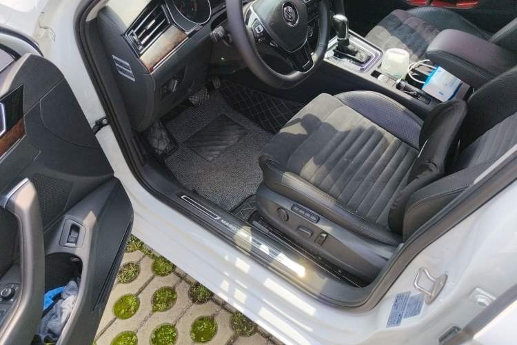 Used Volkswagen Magotan 2017 330TSI DSG Luxury Model Driver Seat