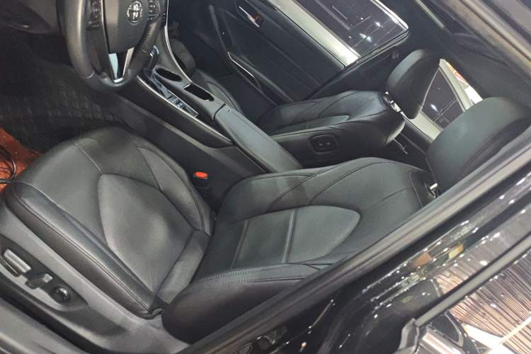 Used Toyota Avalon 2022 Dual-Engine 2.5L Luxury Edition