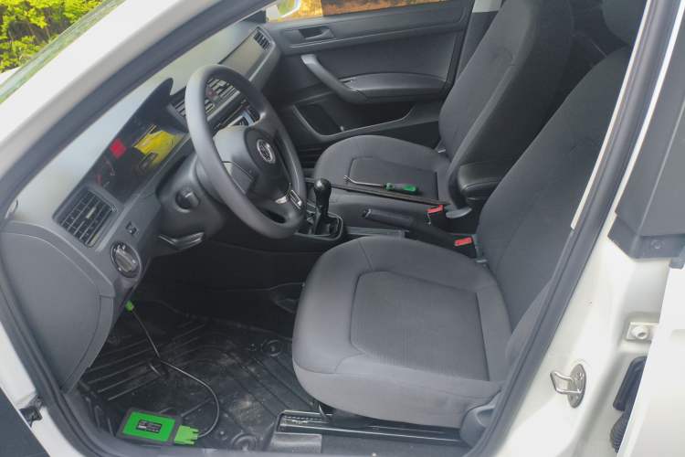 Used Volkswagen Santana 2015 1.6L Manual Fashion Edition Left Front Seat