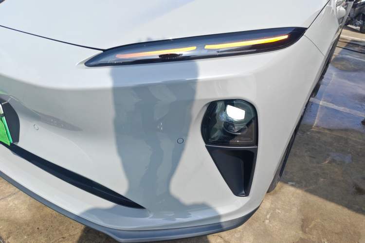 Used Nio ET5 2022 75 kWh Left Front Headlight