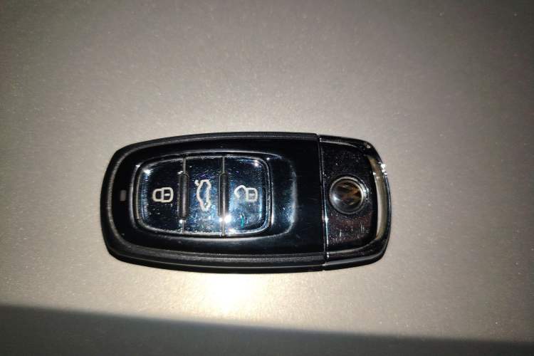 Used Volkswagen Phideon 2018 380TSI Two-Wheel Drive Business Edition Vehicle Key