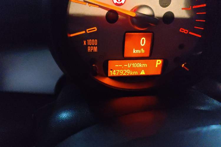 Used MINI 2011 1.6L COOPER Fun Odometer Close Up