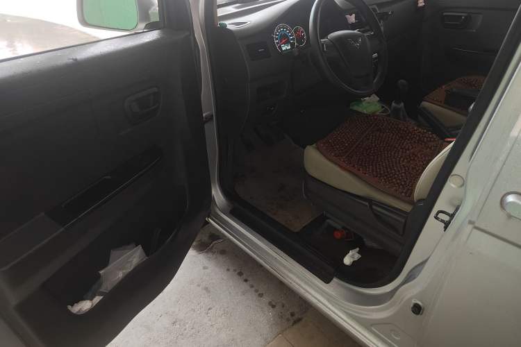 Used Wuling Rongguang V 2018 1.5L Standard Version Driver Seat