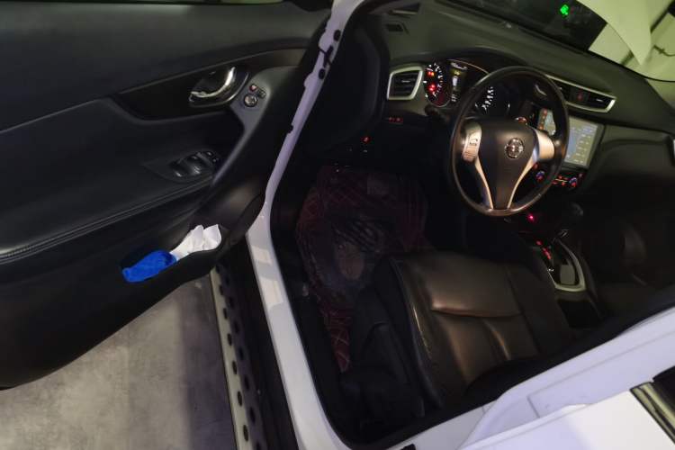 Used Nissan X-Trail 2014 2.0L CVT Comfort Edition 2WD
