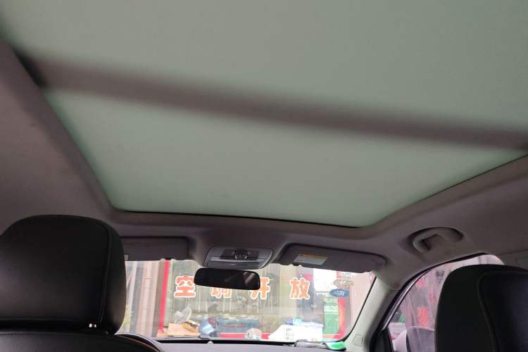 Used Roewe RX5 2018 20T Two-Wheel Drive Automatic Internet Smart Edition
