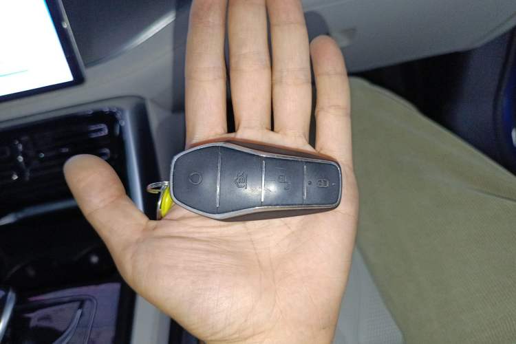 Used BYD Tang New Energy 2022 EV 635 km All-Wheel-Drive Flagship Model Interior 1