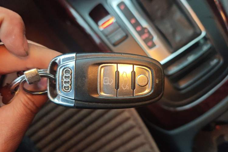 Used Audi Q5 2013 40 TFSI Technology Edition Vehicle Key