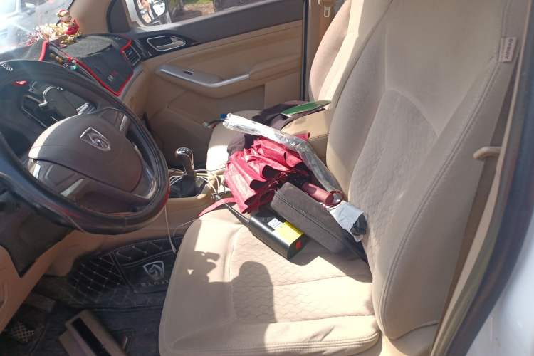 Used Baojun 730 2014 1.5L manual standard trim 7 seats