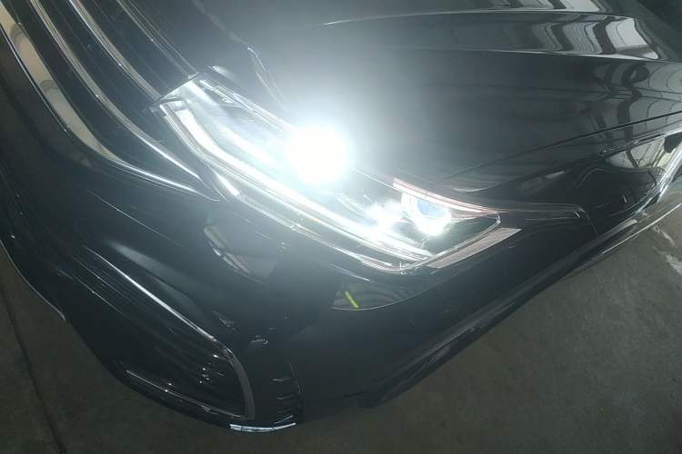 Used Volkswagen Tiguan L 2023 Restyled 330TSI Automatic Two-Wheel Drive R-Line Enhanced Comfort Version Left Front Headlight