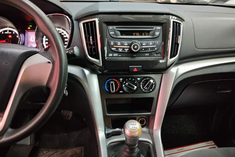 Used Venucia T70 2015 2.0L Manual RuiQu Version
