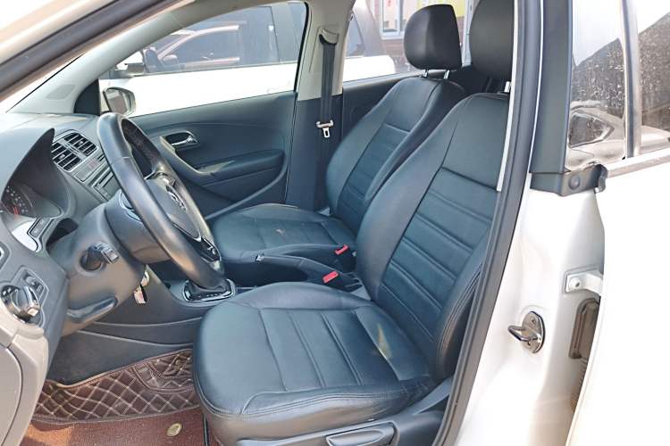 Used Volkswagen Polo 2016 1.6L Automatic Comfort Model