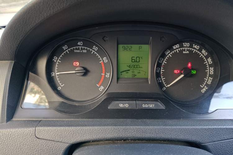 Used Skoda Rapid Spaceback 2014 1.6L Automatic Enjoyment Edition