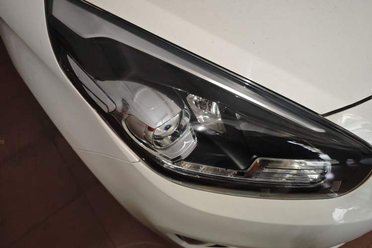 Used Kia Carens 2013 2.0L 7-Seater Automatic Comfort Edition China V Standard
