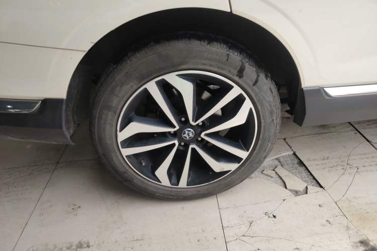 Used Venucia T90 2018 2.0L CVT Smart Connect Luxury Edition China V Standard Right Rear Wheel Hub