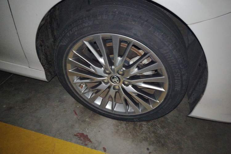 Used Toyota Camry 2019 Dual-Engine 2.5 HG Luxury Edition China VI Standard Right Front Wheel Hub