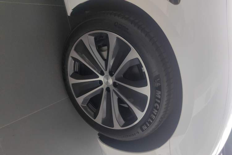 Used Hima Luxeed S7 2024 Pro Model Right Front Wheel Hub