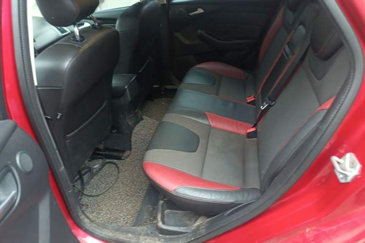 Used Ford Focus 2012 Hatchback 2.0L Automatic Luxury Sport Model
