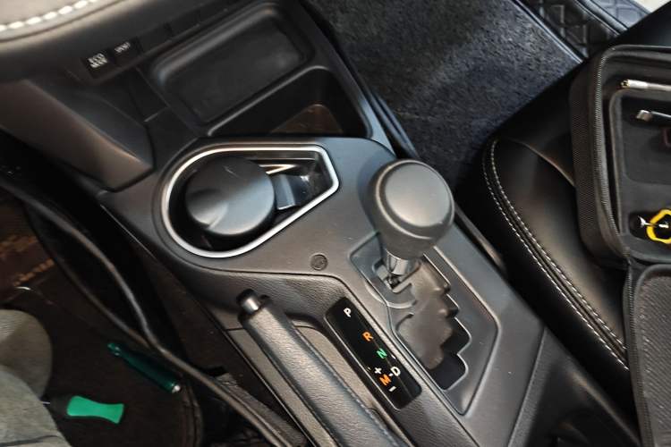 Used Toyota RAV4 2019 2.0L CVT Two-Wheel Drive Fashion X Limited Edition China VI Standard