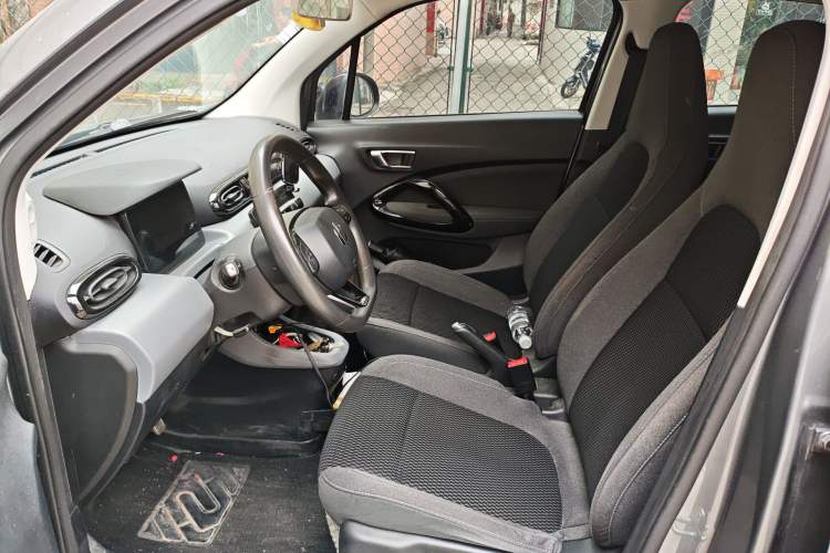 Used Leapmotor T03 2021 400 Lite Edition - Lithium-Ion Battery Left Front Seat