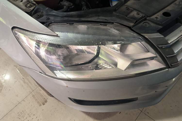 Used Volkswagen Santana 2015 1.6L Manual Comfort Edition Right Front Headlight