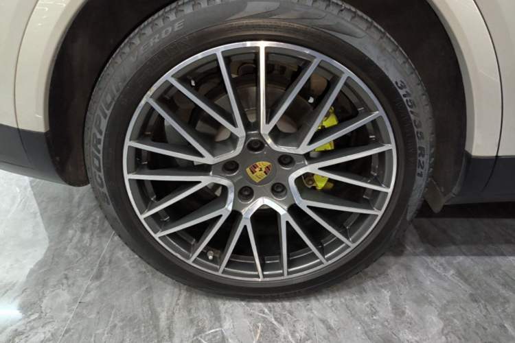 Used Porsche Cayenne E-Hybrid 2020 Cayenne E-Hybrid 2.0T Right Rear Wheel Hub