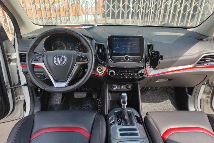 Used CHANGAN CS55 2018 1.5T Automatic Colorful Edition China V Standard Center Console