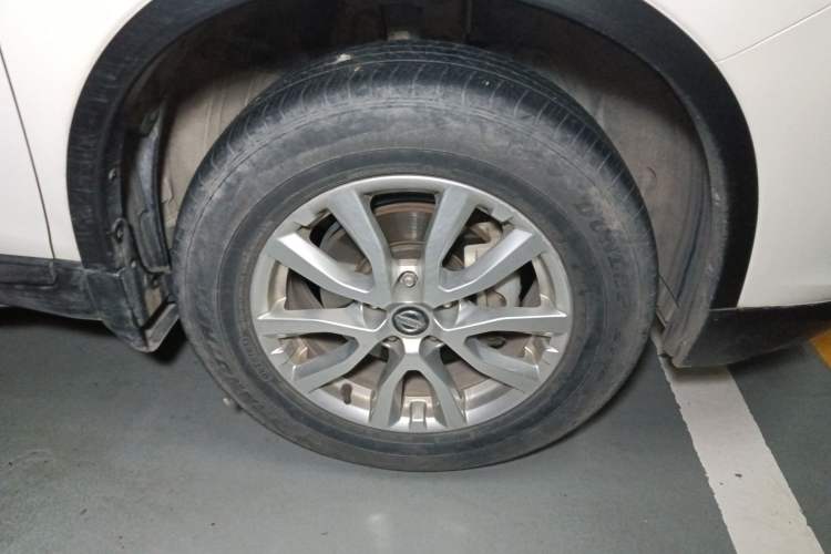 Used Nissan X-Trail 2017 2.0L CVT Comfort Edition 2WD Right Front Wheel Hub