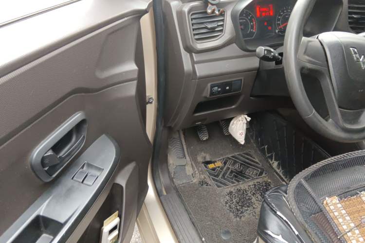 Used Wuling Hongguang V 2019 1.5L Jingqu Version China VI LAR Driver Seat