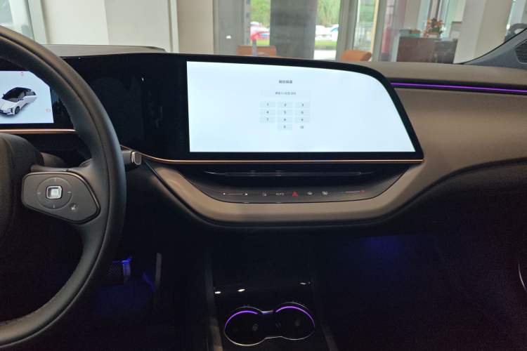 Used Hongqi EH7 2025 640 All-Wheel Drive Smart Selection Edition