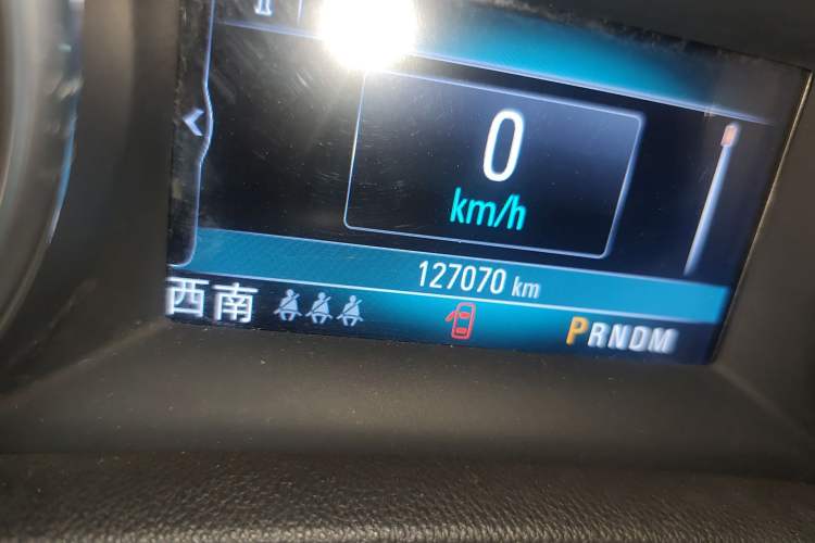 Used Buick Regal 2017 20T Elite Edition Odometer Close Up