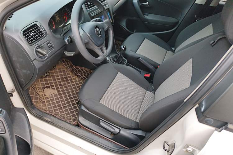 Used Volkswagen Polo 2014 1.4L Manual Fashion Edition Left Front Seat