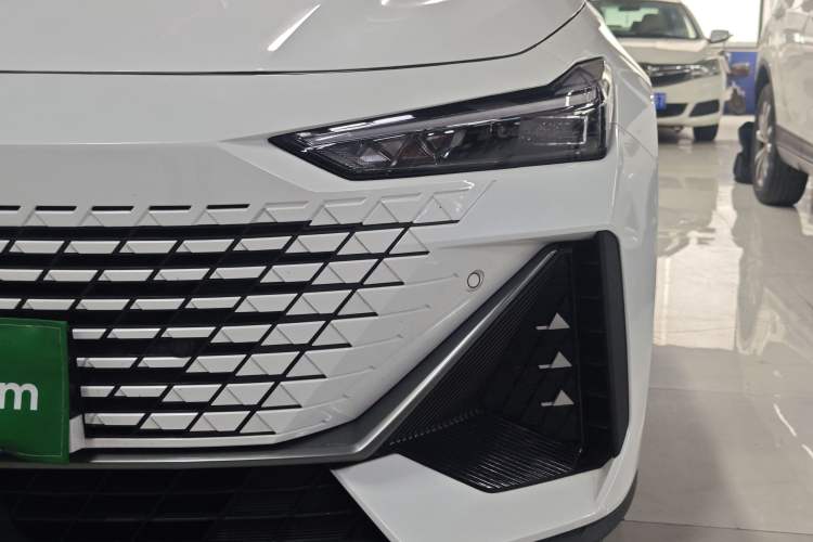 Used CHANGAN UNI-V 2024 1.5T High-Energy Version Left Front Headlight