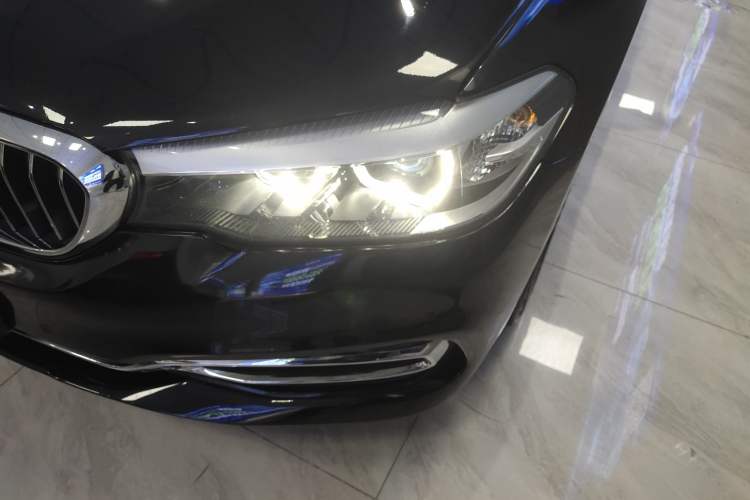 Used BMW 5 Series 2018 Revised Version 530Li Leading Edition Luxury Package Left Front Headlight