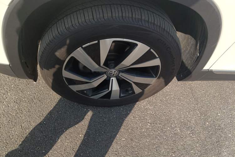Used Volkswagen Tayron 2020 330TSI Two-Wheel Drive Luxury Smart Connectivity Version Left Front Wheel Hub