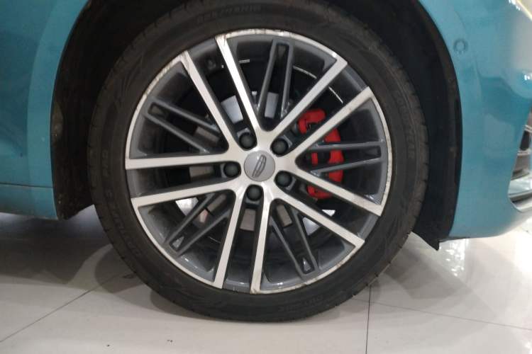 Used Geely Auto Preface 2021 Revised Version 2.0TD Luxury Edition Right Front Wheel Hub