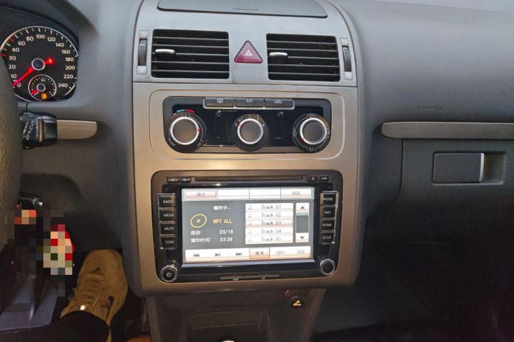 Used Volkswagen Touran 2013 1.4T DSG Comfort Edition 5-Seater Audio And AC Panel