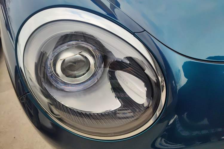 Used ORA Good Cat 2021 400km Standard Range Venus Edition Lithium Iron Phosphate Right Front Headlight