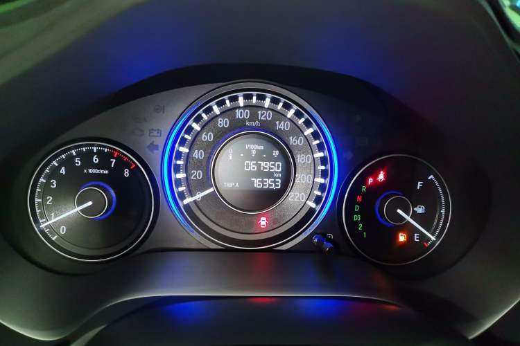 Used Honda Crider 2015 1.8L automatic luxury edition
