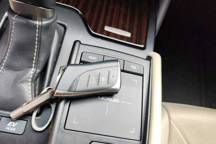 Used Lexus ES 2018 300h Executive Version China V Standard
