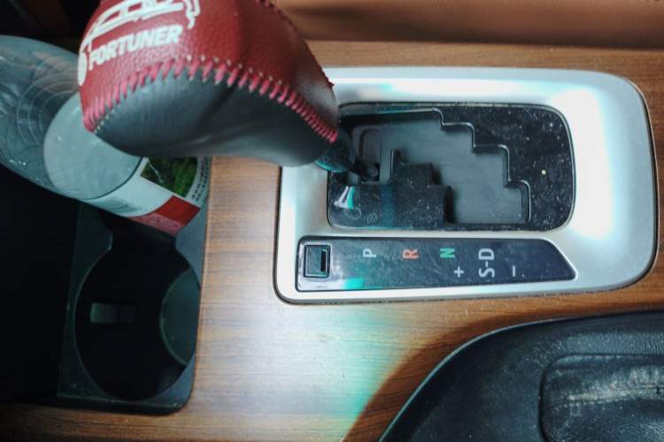 Used Toyota Fortuner 2016 2.7L Middle East Version Gear Lever