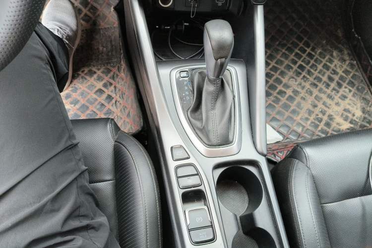 Used Hyundai Lafesta 2019 280TGDi Smart Speed Version China V Standard Gear Lever