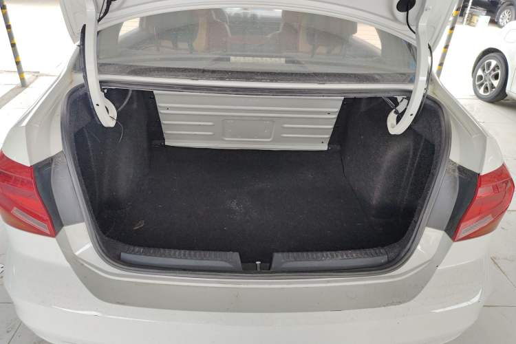 Used Volkswagen Jetta 2017 1.5L Manual Fashion Edition